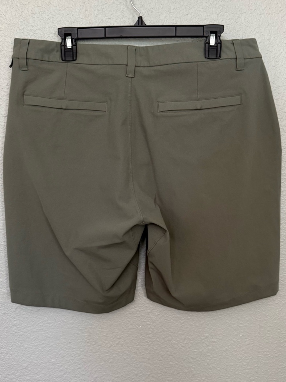 Lululemon Commission Shorts in Sage Grey size 36 - Picture 2 of 4